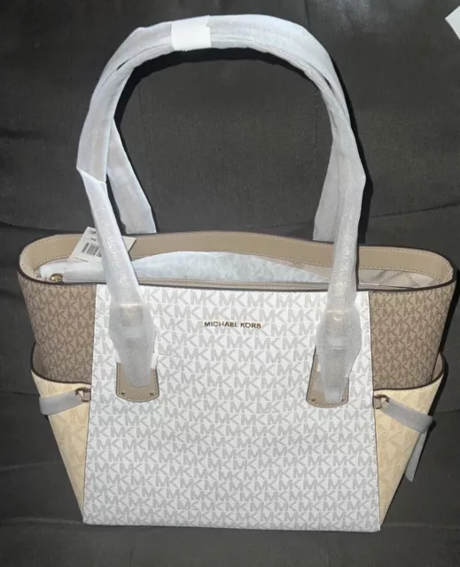 MICHAEL KORS👜VOYAGER EAST WEST LOGO SIGNATURE TOTE Buttermilk-Multi MSRP$298NWT