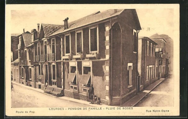 CPA Lourdes, Pension de Famille, Pluie de Roses 1933