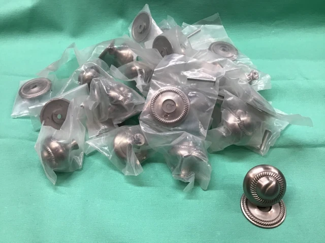 Qty 19 Perno de cuerda con acabado níquel satinado con placa posterior
