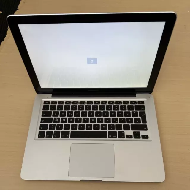 Apple MacBook Pro 13 Zoll Intel Core 2 Duo 2.4, 4GB RAM Ohne HDD Gebraucht