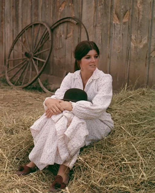 Katharine Ross Butch Cassidy and the Sundance Kid 8x10 Color Photo posing in hay