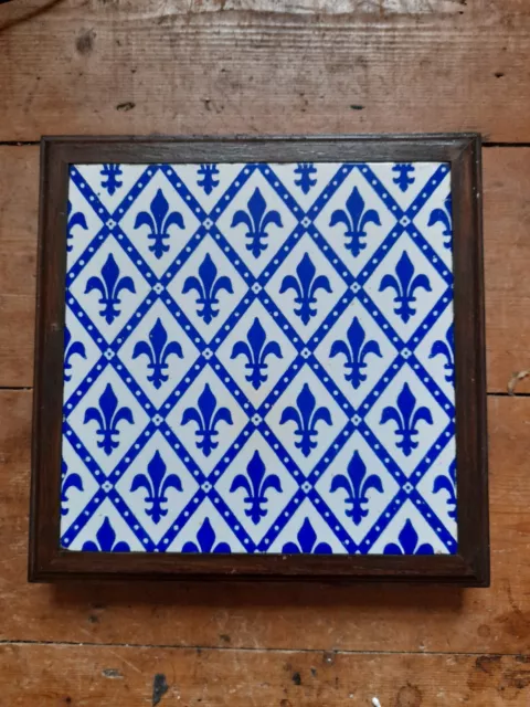Victorian Minton 8-inch tile in trivet stand