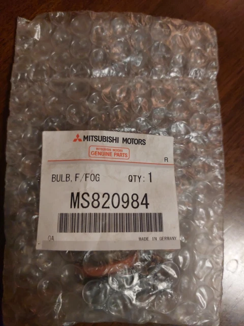 GENUINE MITSUBISHI FOG Lamp Bulb MS820984 $50.00 - PicClick CA