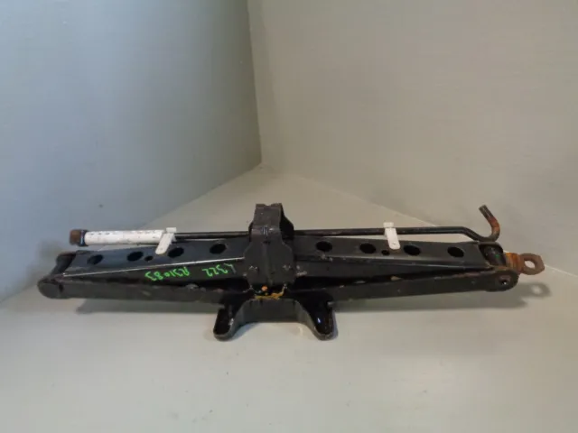 Range Rover L322 Scissor Jack and Handle Land Rover 2002 to 2013