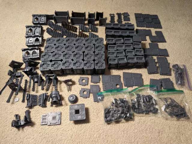 Huge lot of Necromunda / Warhammer 40k Zone Mortalis Plastic Terrain