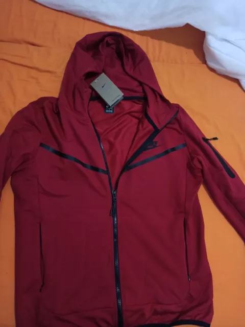 Tech Nike completa