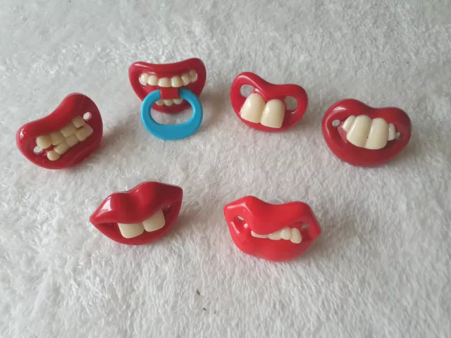 HALLOWEEN Baby Sauger Nuckel Schnuller ROTE LIPPEN + ZÄHNE 6 Stück OVP