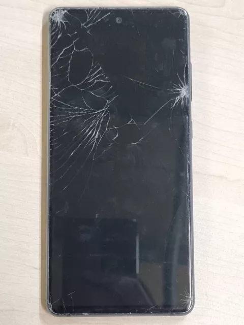 Samsung Galaxy S20 FE 128GB | Screen Cracked & No power | 1006