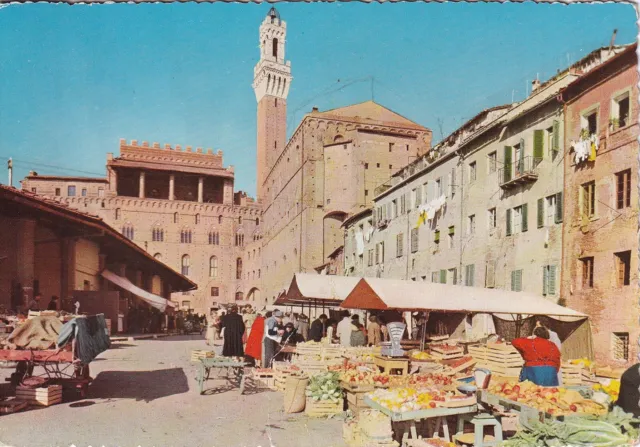 Siena Piazza Del Mercato