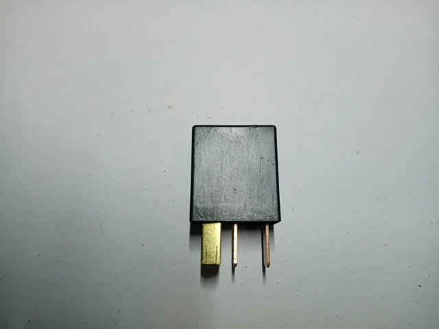Honda Civic Mk7 01-05 Omron 4 Pin Relay G8Hnua007607 (Y95)