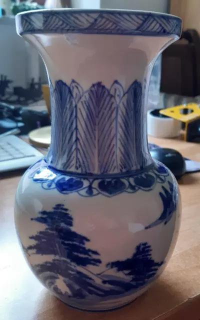 Antike Chinesische Vase 21 cm mit Baumdekorin Blau / Weiss