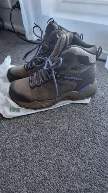 Merrell Women's Purple Feature Alverstone Waterproof Mid Hiking Boots size US 9