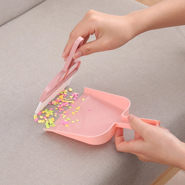 2pcs/set Mini Hand Broom Good Toughness Soft Bristles Portable Hanging Hole Cute