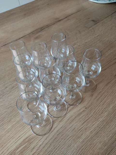 Lot De 10 Verres à Liqueur Vintage - Années 1960 - Formes Et Couleurs Variées