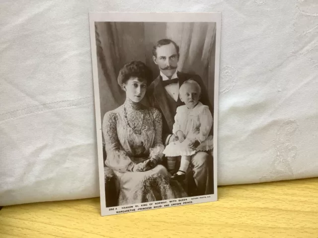 Haakon VII. König von Norwegen mit Königin Margarethe und Kronprinz Postkarte