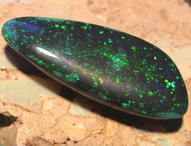 17,85ct. Gigantesques Gemme Solide Noir Opale Électrique Vert-Bleu + Video