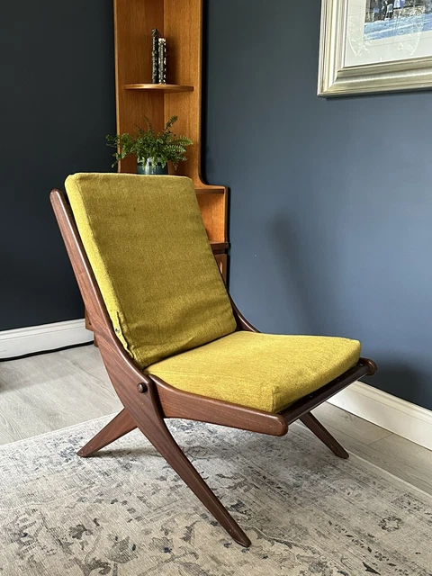 Vintage folding shop lounge chairs