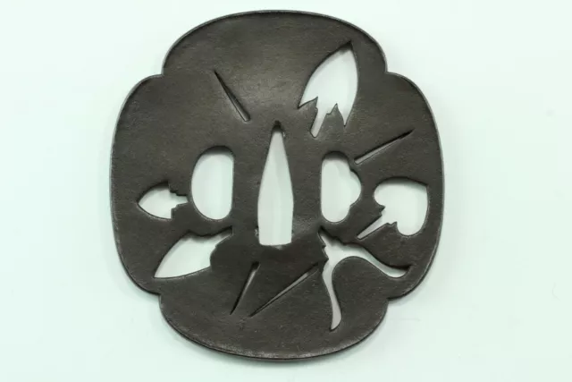 Original Shinsaku-Tsuba mit Yanone-Motiv