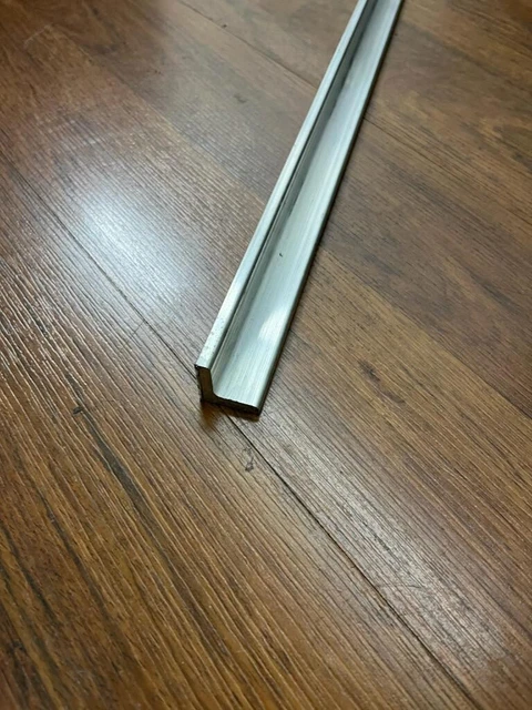 1 inch x 1 inch 6061 Aluminum Angle 1/4" thick 24" Long