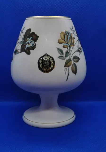 VINTAGE FOOTED VASE FLORA KERAMIEK GOUDA HOLLAND Karin nr. 1845