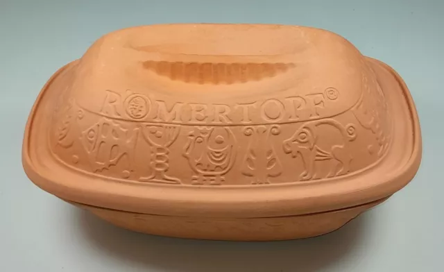 https://www.picclickimg.com/FpkAAOSwvbRlGX7-/Vintage-Romertopf-111-Terracotta-Clay-Baking-Dish.webp