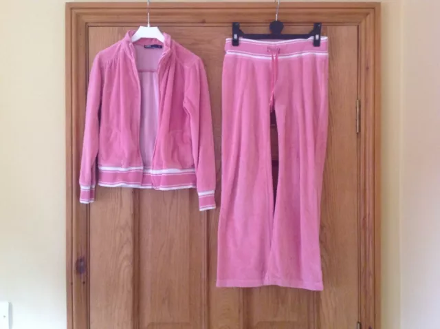 Tuta vintage per ragazze. Jogger e giacca in velluto rosa scuro. Età 8 anni