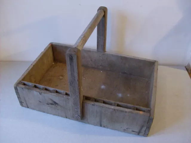 Art populaire ancienne caisse à outil en bois de charpentier de 53 cm