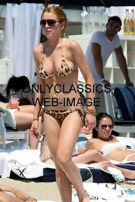 Sexy Girl Lindsay Lohan Candid Swimsuit Bikini Photo Actress Cheesecake Pinup