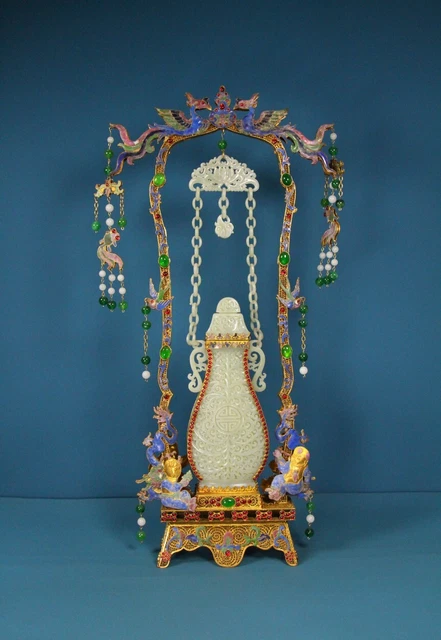 Chinese Exquisite Handmade Gilt Inlaid Gemstone Hetian Jade Chain Bottle