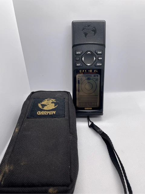 Garmin GPS 12 Channel Handheld Personal Navigator Receiver and Case