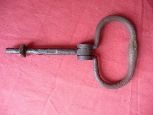 ancien heurtoir ou poignée de porte FERRONNERIE fer forgé ,XVIII XIXe