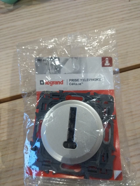 Prise Téléphone Legrand Céliane 99710 - 8 Contacts En T, Blanc - Neuf, Pour Installation électrique
