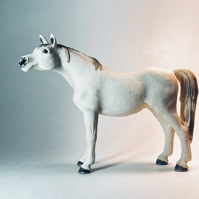 Schleich White & Tan Arabian Mare Toy Horse Figurine 2007 Retired