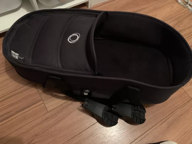 Bugaboo Bee 3 carrycot negro + adaptadores. Excelente estado