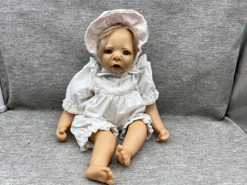 Sybille Sauer Poupée En Porcelaine 50 Cm. État Impeccable