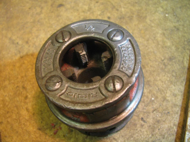 Ridgid 111R 1/2" Drop Die Head Ratchet Hand Pipe Threader