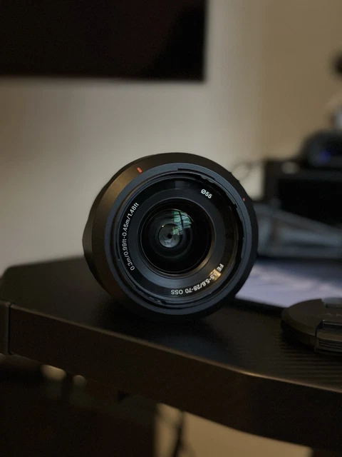 Sony Alpha SEL2870 28-70 mm F/3.5-5.6 IS AF OSS FE Objektiv - Neuwertig
