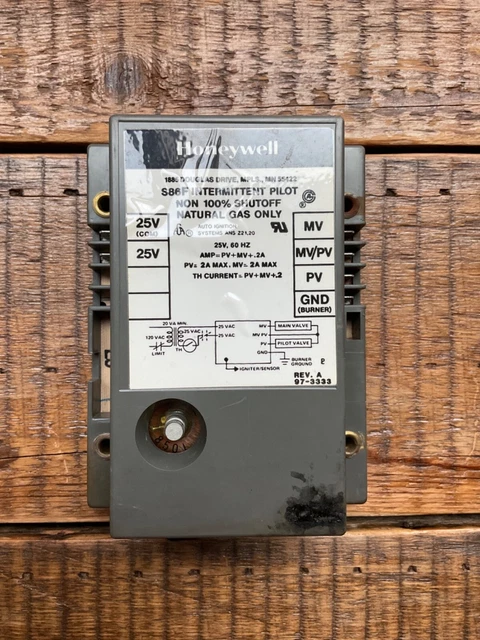 Honeywell S86F Ignition Control Module S86F1000 Intermittent Pilot used
