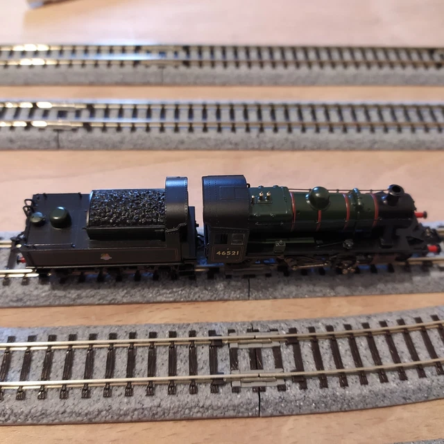 GRAHAM FARISH N-GAUGE steam locomotive. Ivaat 2MT Class 46521, Sound ...