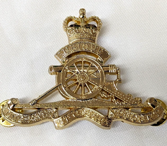 Two RAC (Royal Automobile Club) participant badges for the 1960 & 1961 - l'art et l'automobile