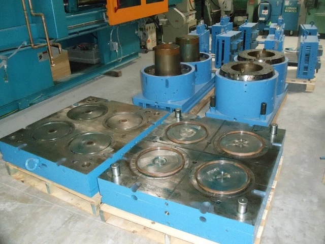 Used Injection Mold Package - 5 Gallon Pail and Lid Molds (2 Cav Pail+4 Cav Lid)