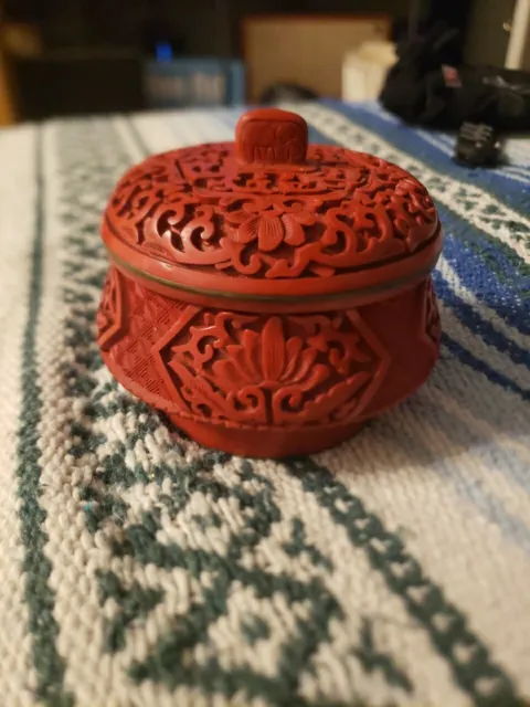 Vintage Red Chinese Cinnabar Red Lacquer Carved Trinket Jewelry Box Round 1920s?
