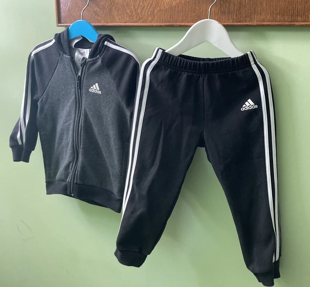 Tuta Adidas bambino bambino età 2-3 anni ottime condizioni