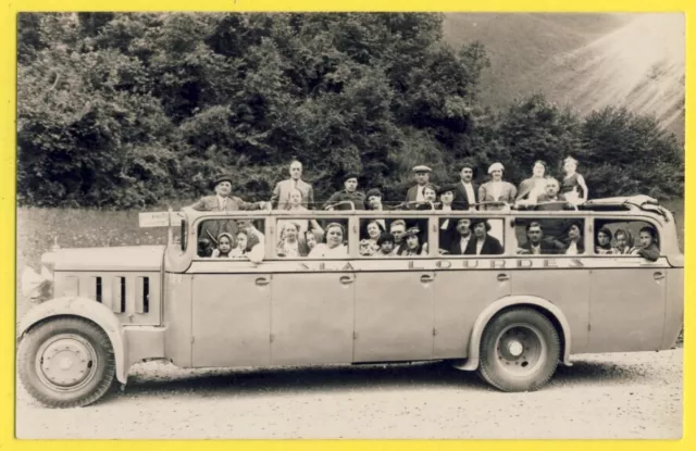 cpa Carte Photo SLA LOURDES AUTOMOBILE VOITURE AUTOCAR Pèlerins vers 1950