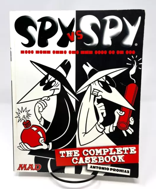 Spy vs. Spy : The Complete Casebook 2001,  MAD Paperback  Antonio Prohias