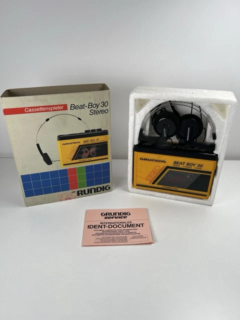 GRUNDIG MUSIC BOY 160 AM-FM Portable Radio Silver FAULTY Sold as SPARES