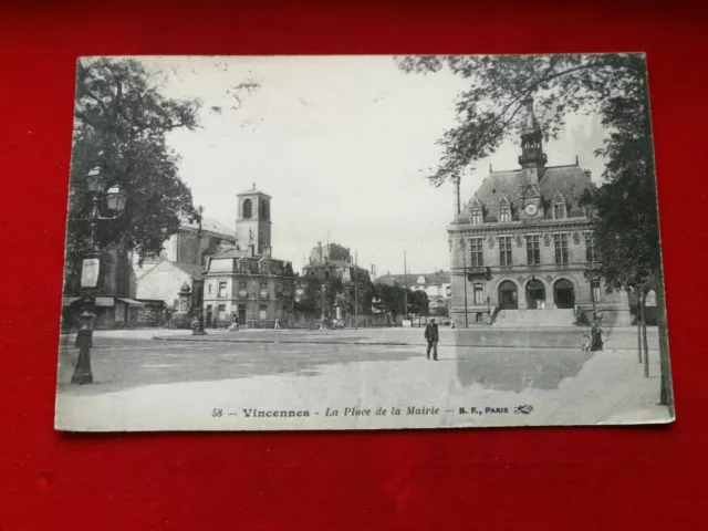 CPA 94 VINCENNES - La Place de la Mairie