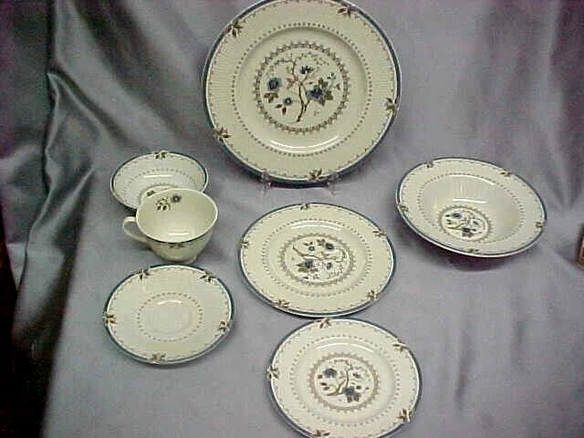 Royal Doulton Old Colony China England # 1005  6 place setting Exc Condition