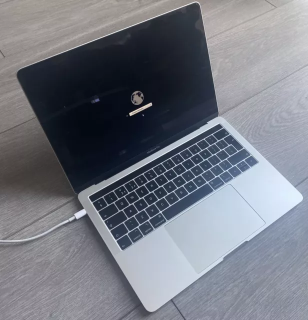 Apple MacBook Pro 13" 256GB SSD 8GB RAM Core i5 1.4GHz A2159 IC Locked