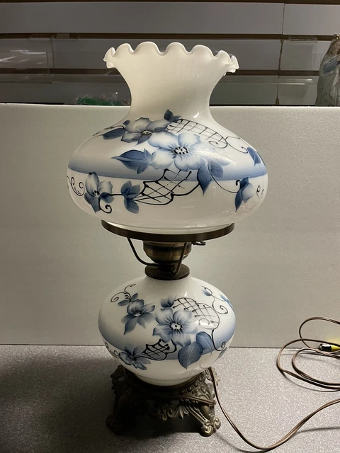 GWTW TABLE LAMP Victorian 3 WAY LIGHT Parlor 20" BRASS Milk Glass Blue Florals 4